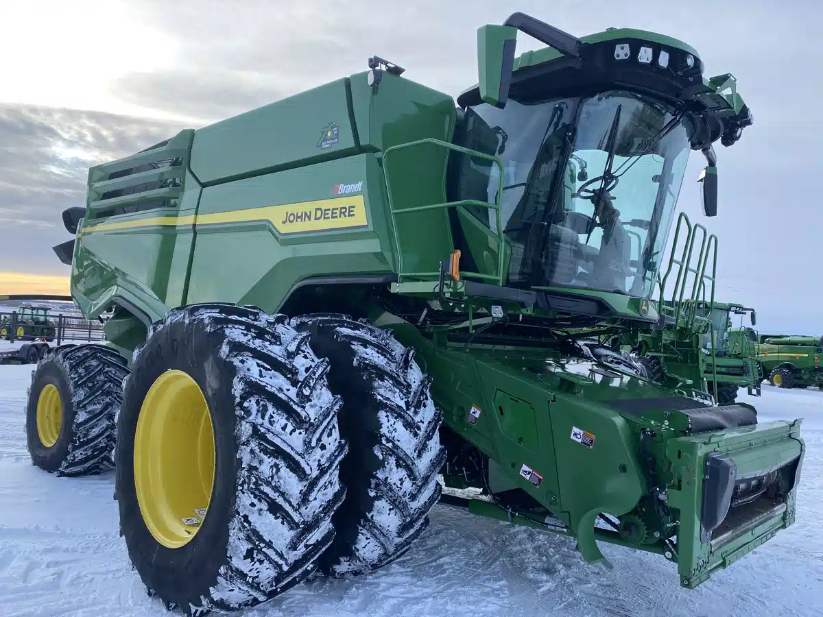 Gallery image 2 for Used 2022 John Deere X9 1000 Combine
