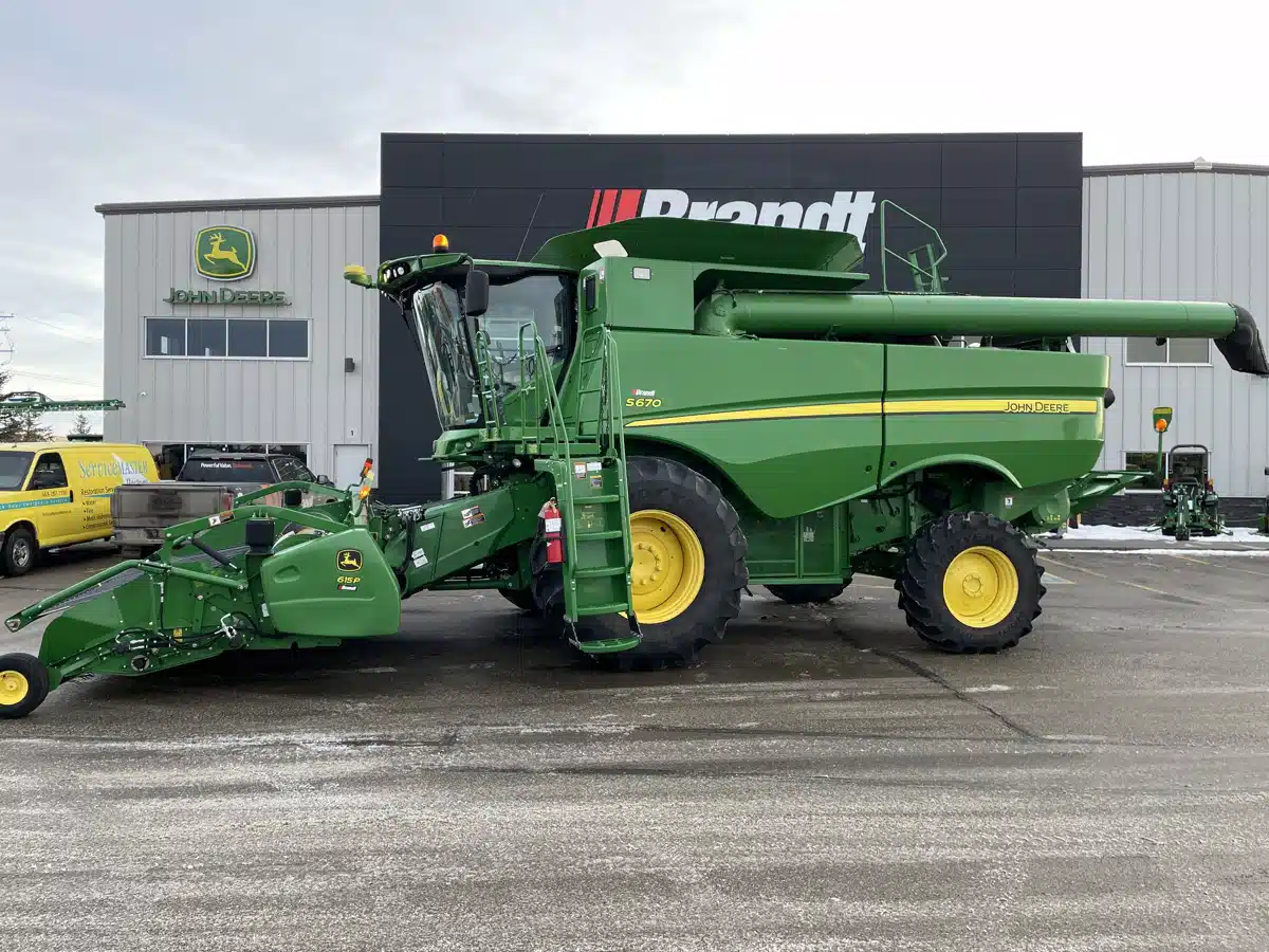 Gallery image 2 for Used 2012 John Deere S670 Combine