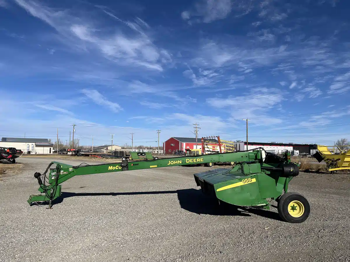 Gallery image 2 for Used 2011 John Deere 956 Disc Mower Conditioner