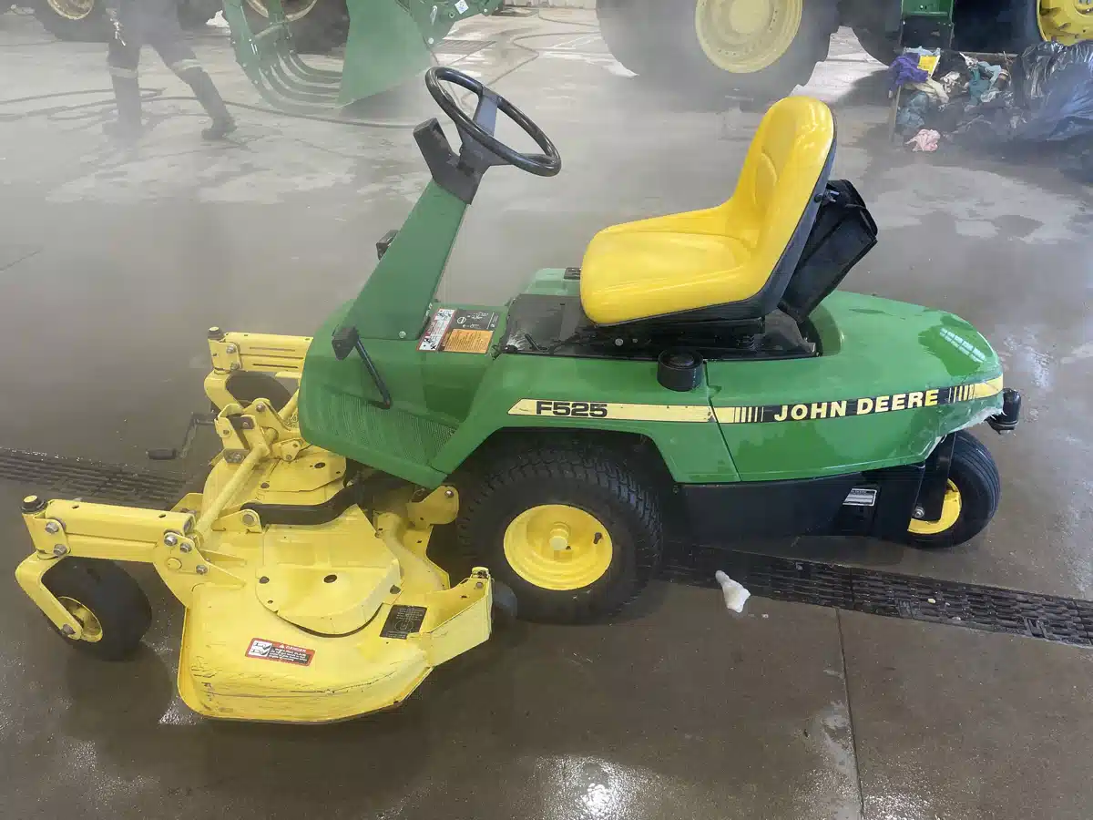 Gallery image 2 for 1994 John Deere F525 Mower - Front Deck