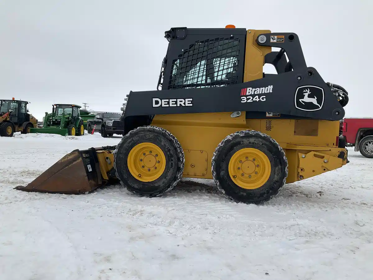 Gallery image 2 for 2022 John Deere 324G Skid Steer