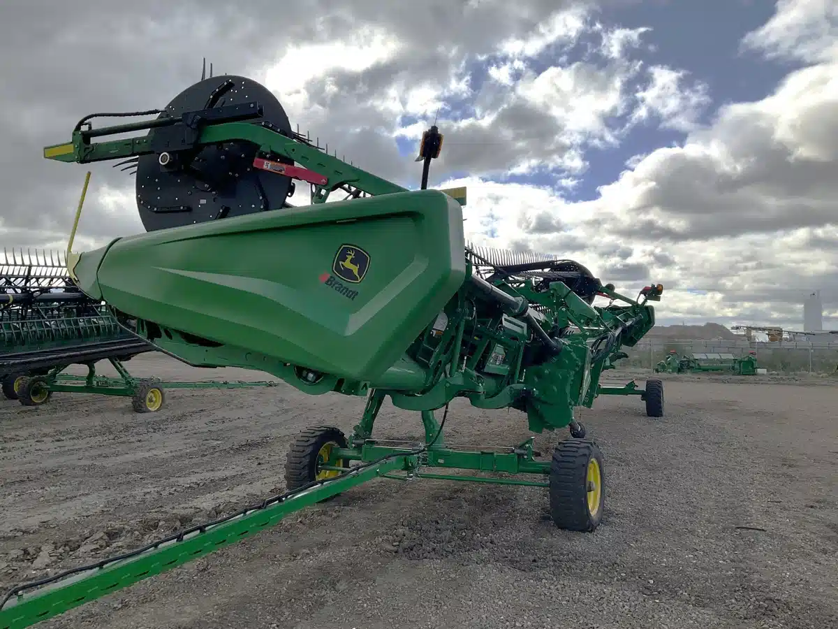 Gallery image 2 for 2024 John Deere HD40R Header - Draper