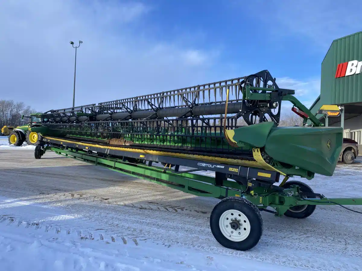 Gallery image 1 for 2022 John Deere HD50R Header - Draper