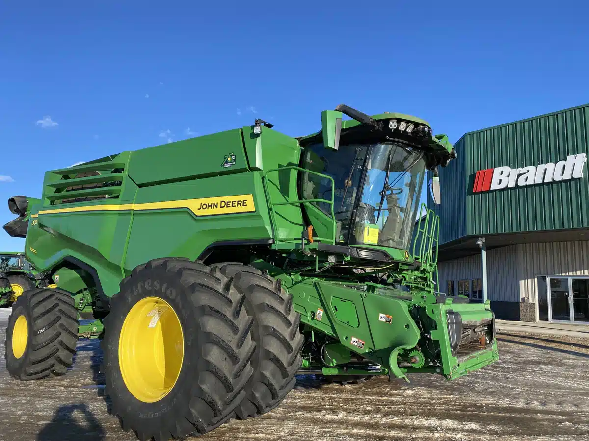Gallery image 2 for 2022 John Deere X9 1000 Combine