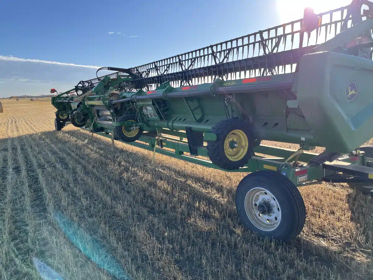 Gallery image 1 for 2024 John Deere HD50R Header - Draper