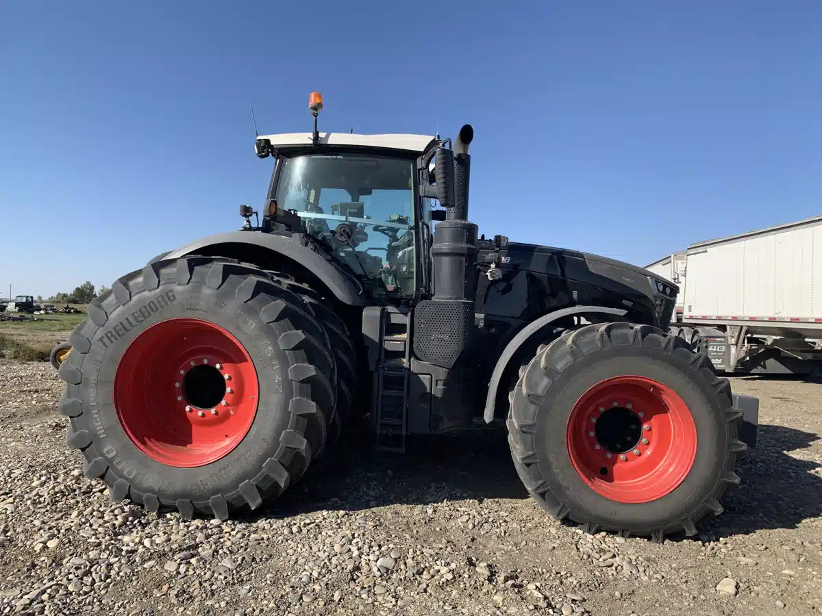 Gallery image 2 for 2017 Fendt 1038 VARIO Tractor