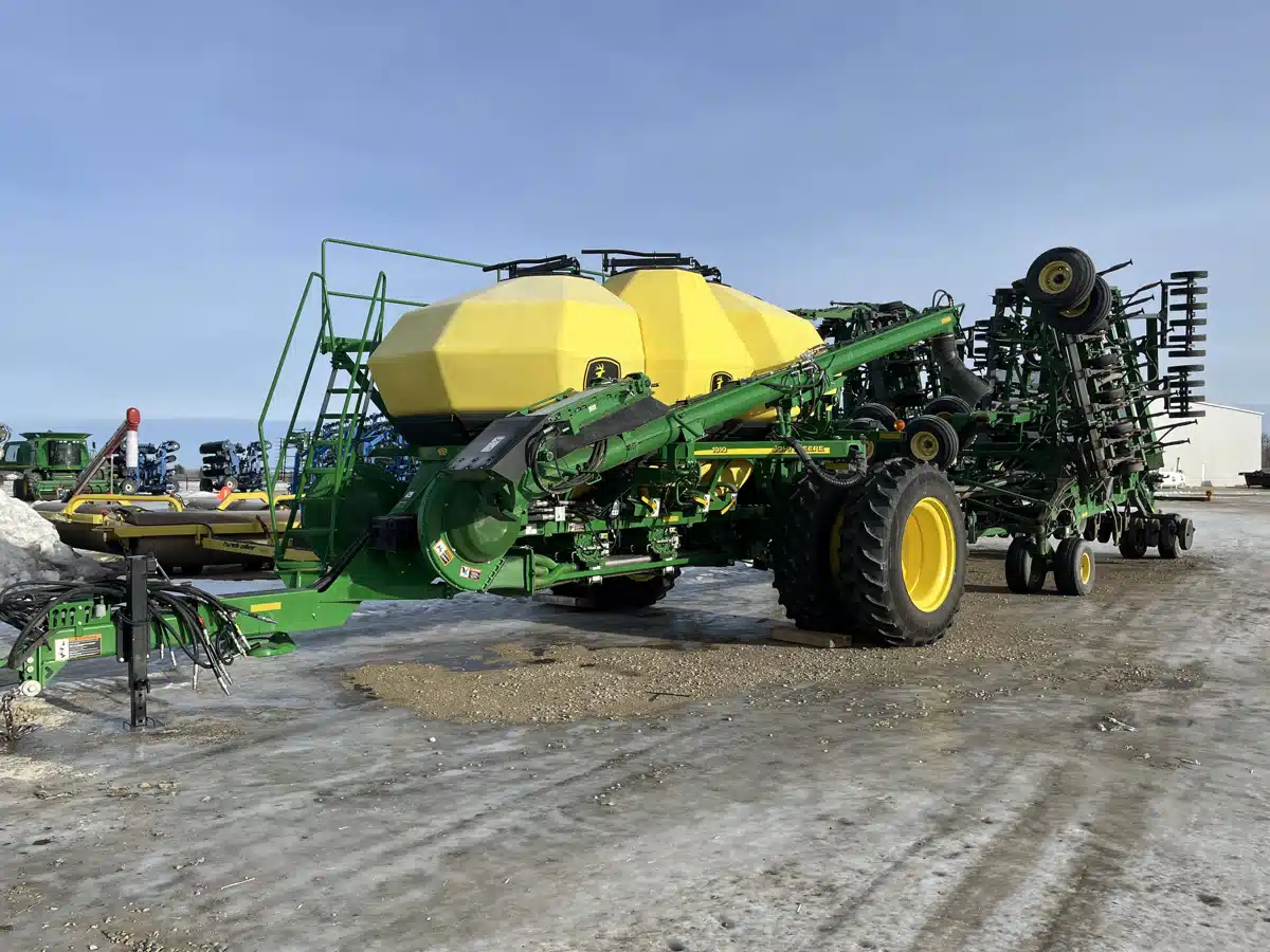 Gallery image 1 for 2007 John Deere 1835 Air Drill