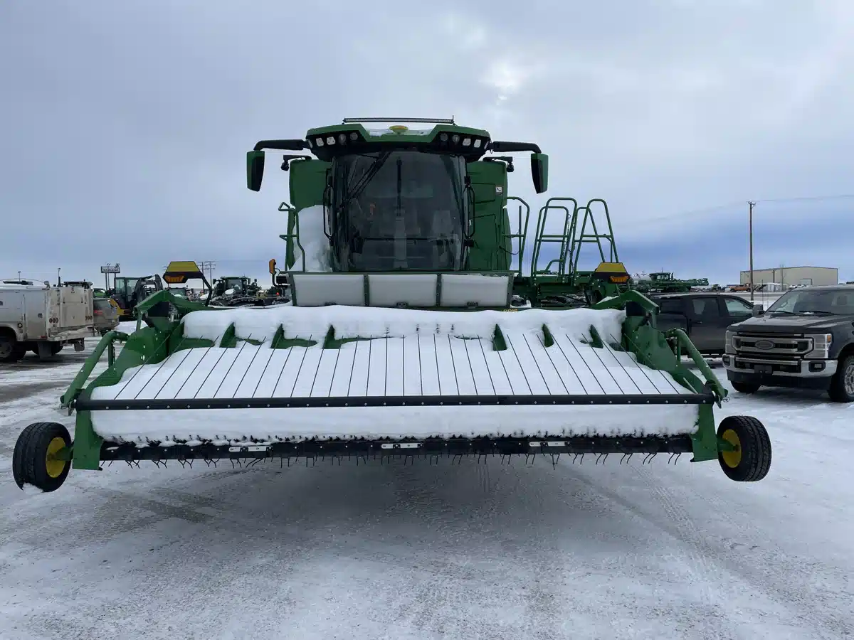 Gallery image 2 for 2024 John Deere X9 1000 Combine