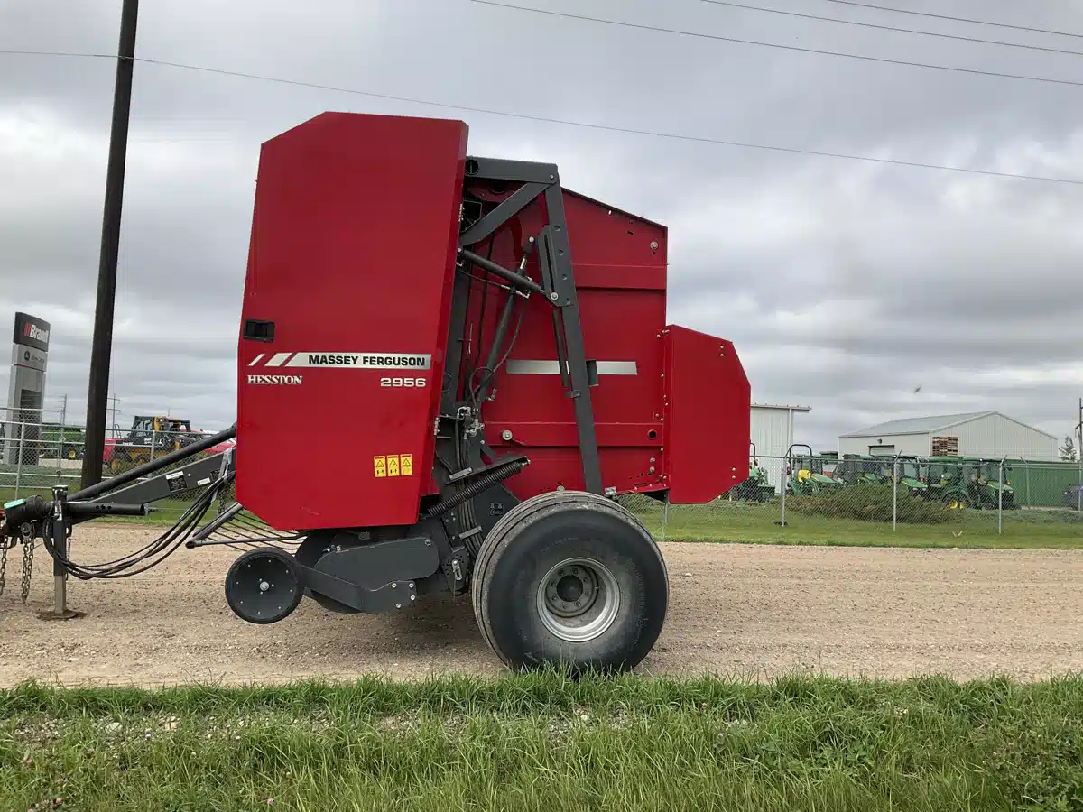Gallery image 2 for 2022 Massey Ferguson 2956 Round Baler