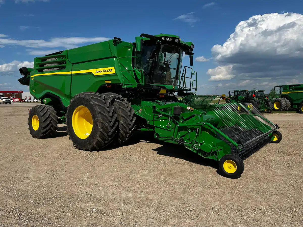 Gallery image 2 for 2025 John Deere X9 1100 Combine