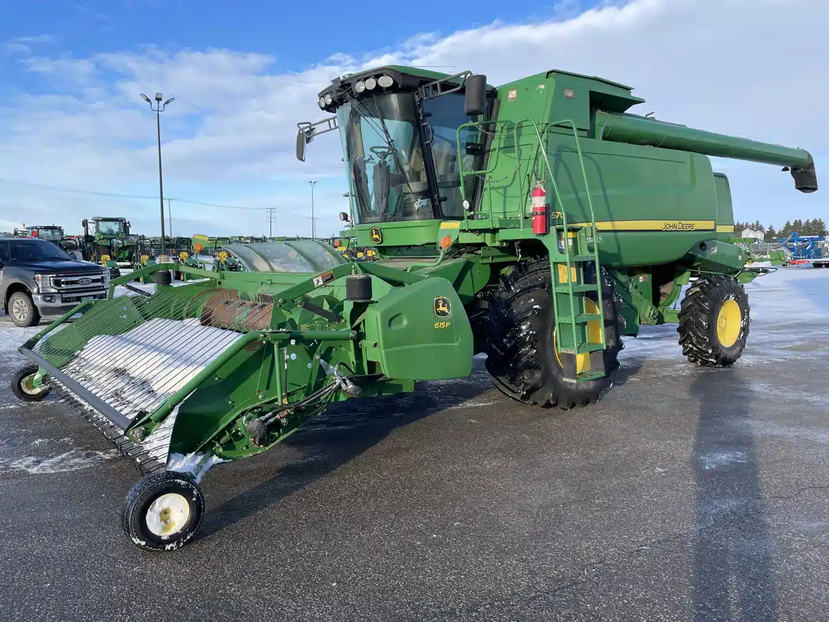 Gallery image 1 for 2009 John Deere T670 Combine