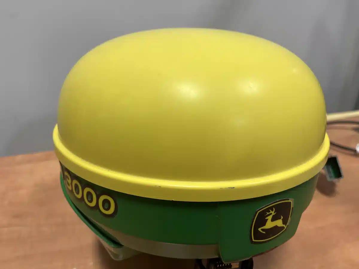 Gallery image 1 for 2010 John Deere STARFIRE 3000 Guidance System