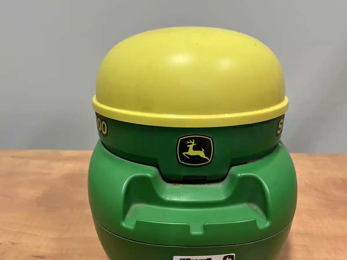 Gallery image 2 for 2015 John Deere STARFIRE 3000 Guidance System