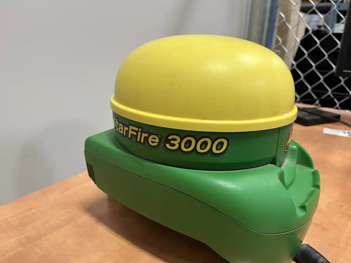Gallery image 1 for 2015 John Deere STARFIRE 3000 Guidance System