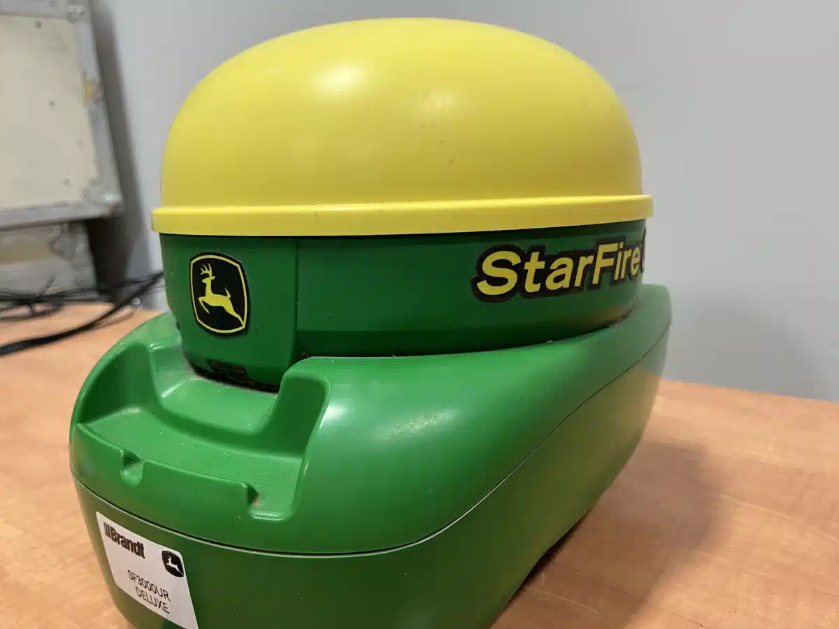 Gallery image 2 for 2015 John Deere STARFIRE 3000 Guidance System