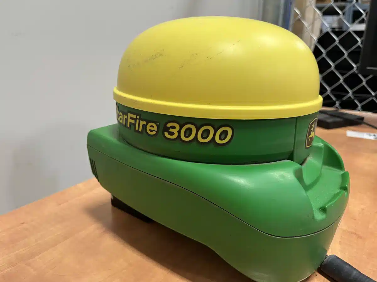 Gallery image 1 for 2015 John Deere STARFIRE 3000 Guidance System