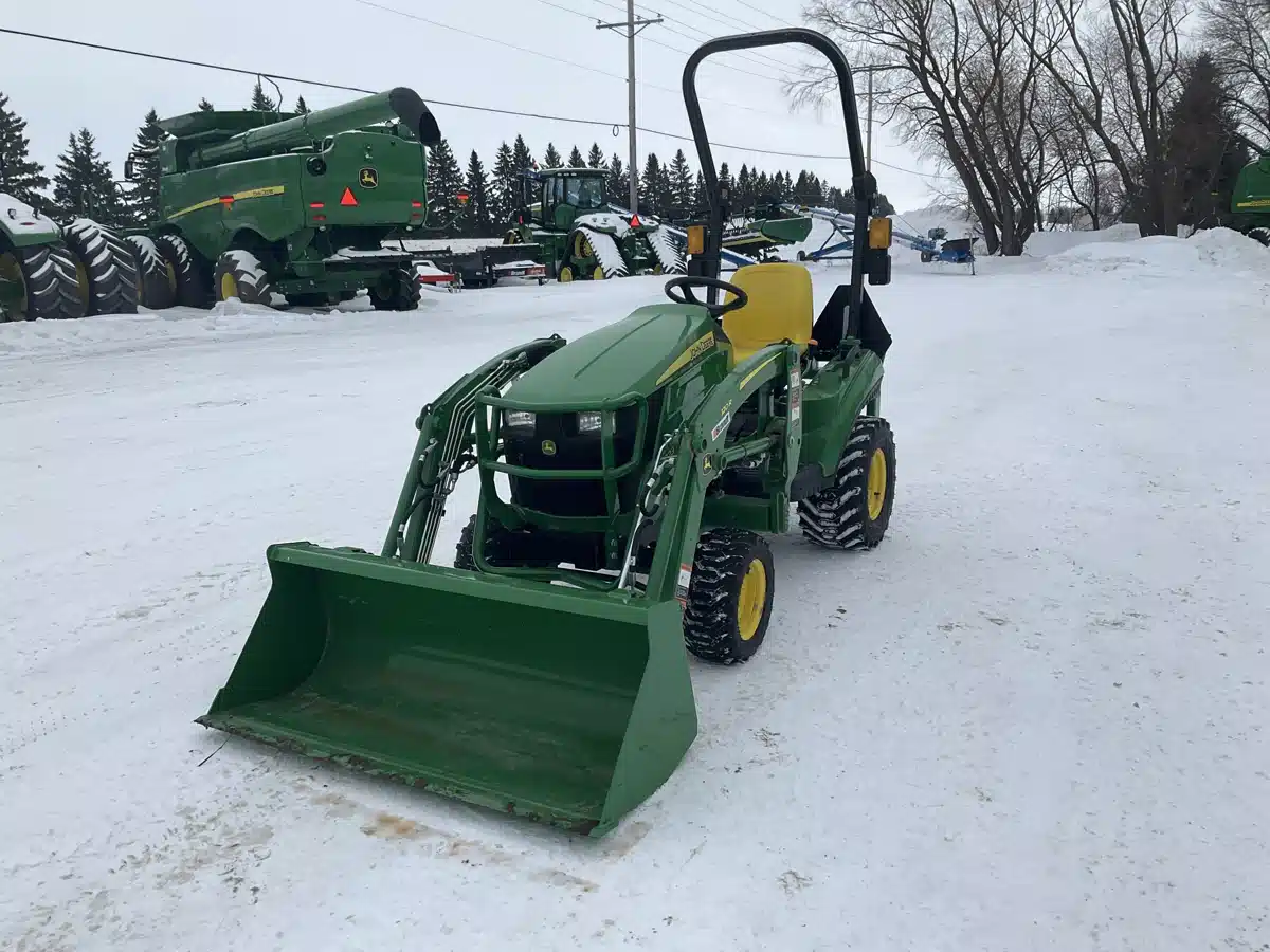 2022 John Deere 1023E Tractor