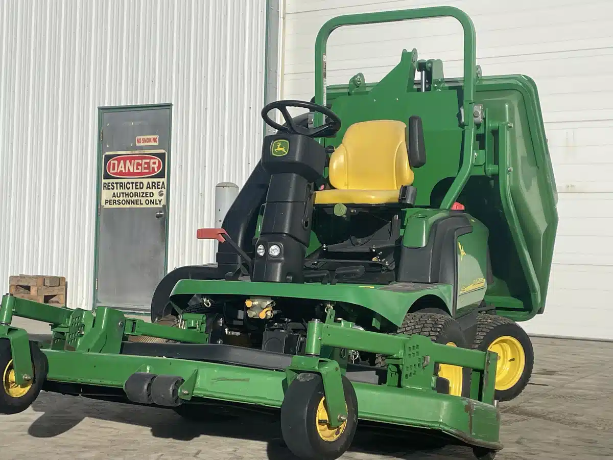 2002 John Deere 1445 Mower - Front Deck