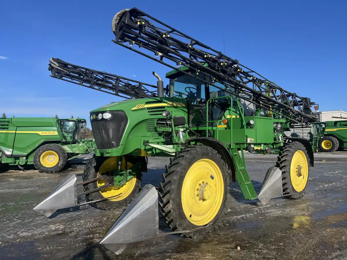Gallery image 1 for 2005 John Deere 4720 Sprayer - Self Propelled