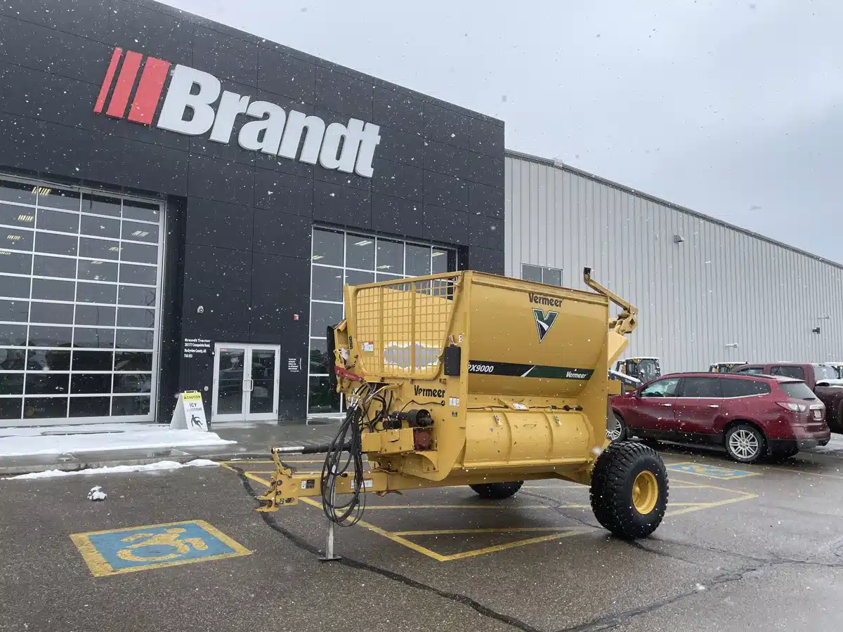 2014 Vermeer BPX9000 Bale Feeder