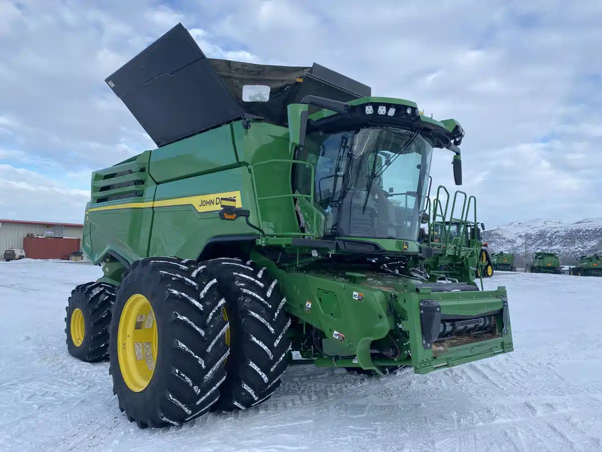 Gallery image 2 for 2024 John Deere X9 1100 Combine