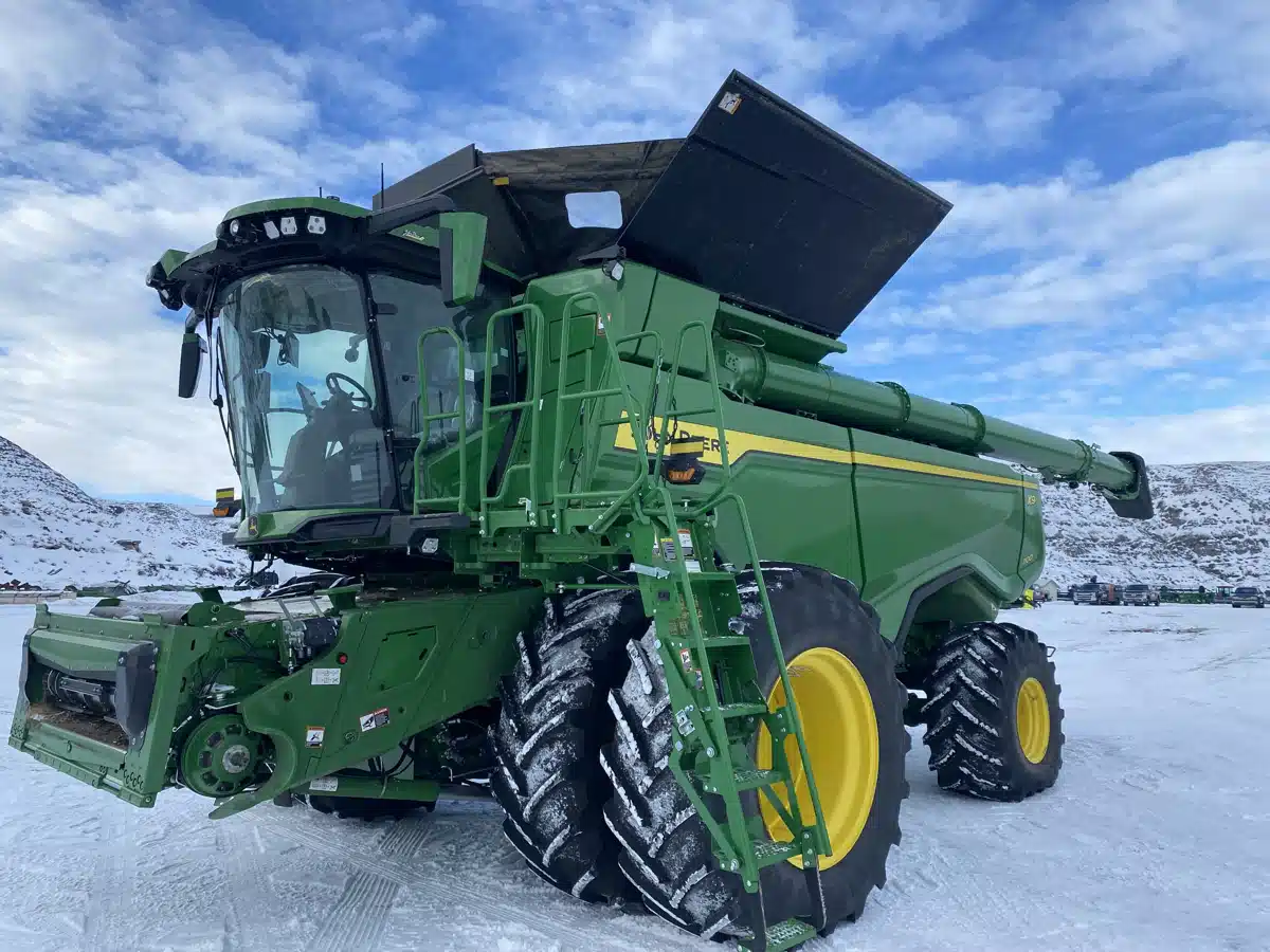 Gallery image 1 for 2024 John Deere X9 1100 Combine