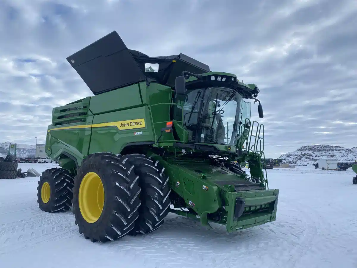 Gallery image 2 for 2024 John Deere X9 1100 Combine