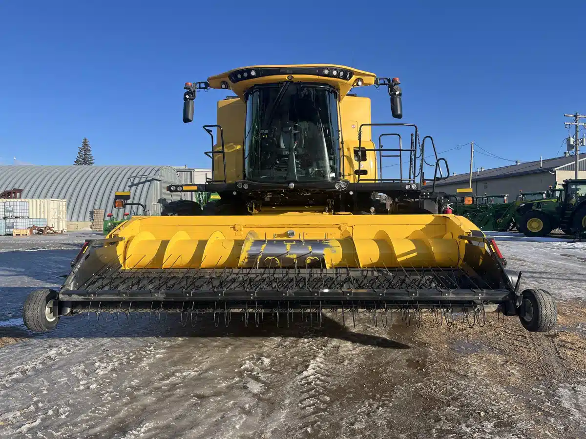 Gallery image 2 for 2020 New Holland CR9.90 Combine