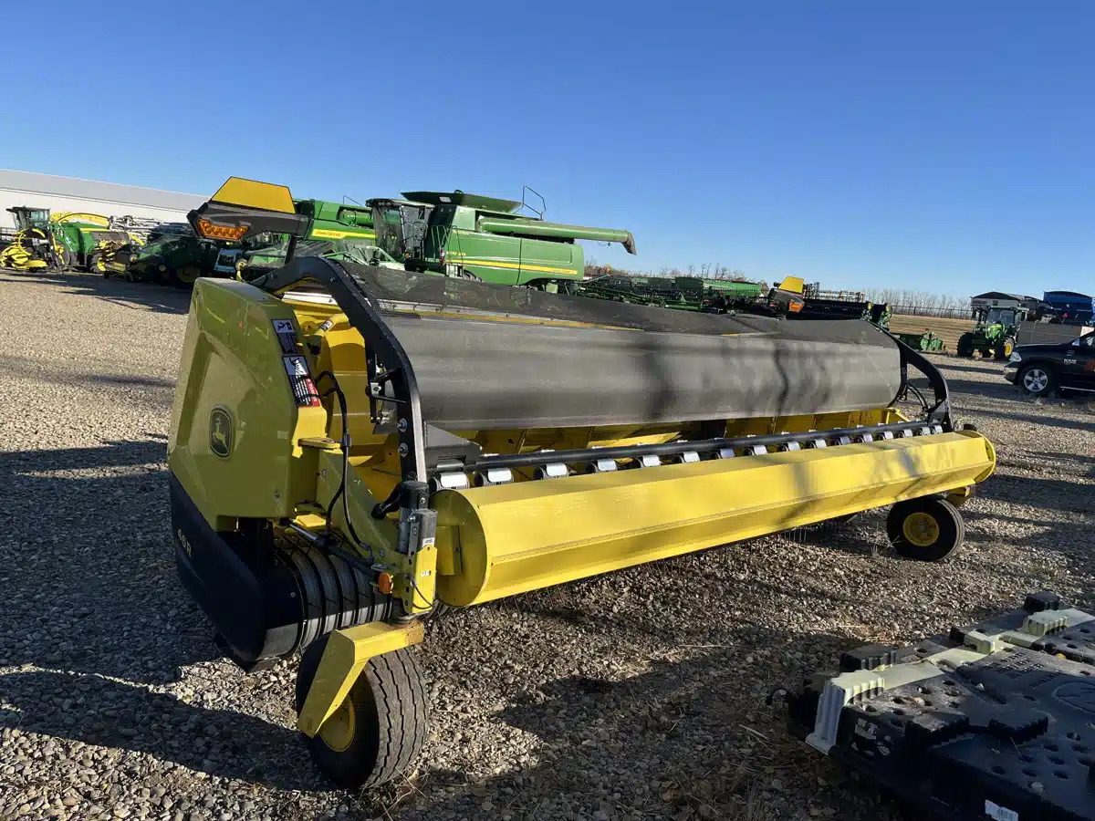 Photo de la Galerie 2 pour 2024 John Deere 46R Andaineur