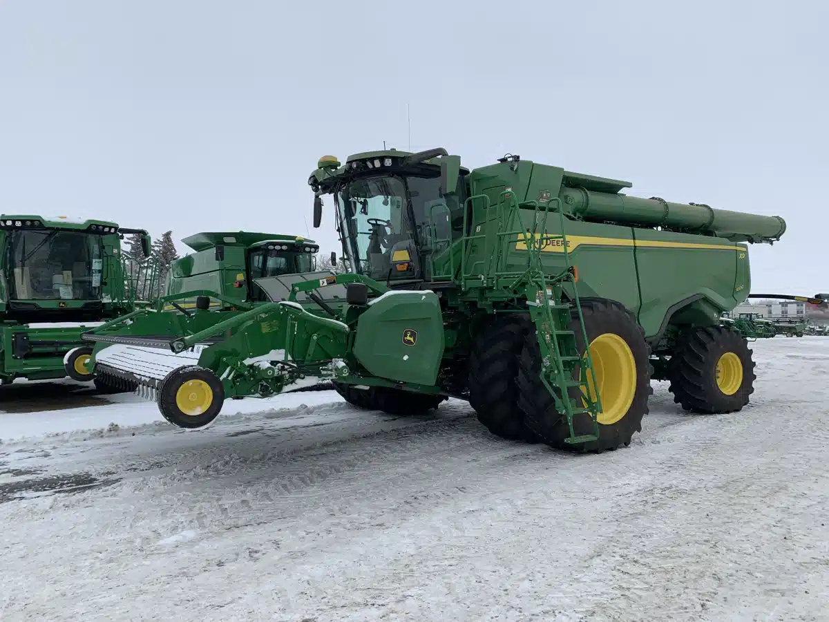 Gallery image 1 for 2022 John Deere X9 1000 Combine