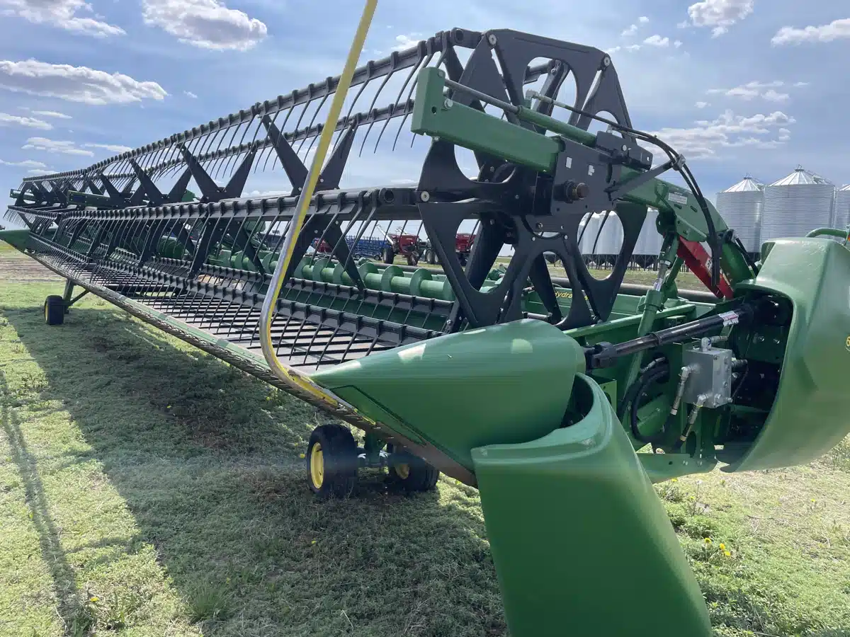 Photo de la Galerie 2 pour 2015 John Deere 640D Nez - Toile/Tapis