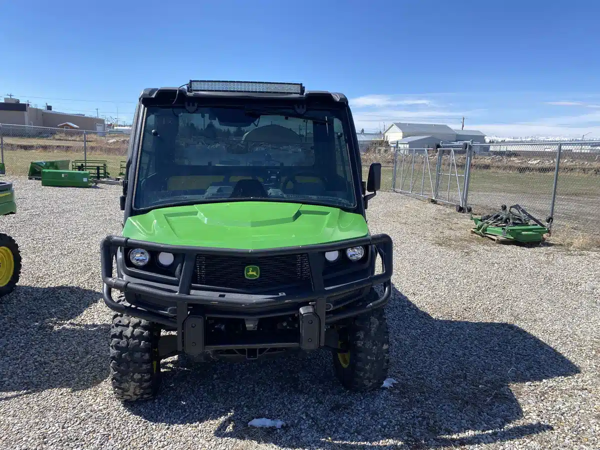 Gallery image 2 for 2022 John Deere XUV 835M Utility Vehicle