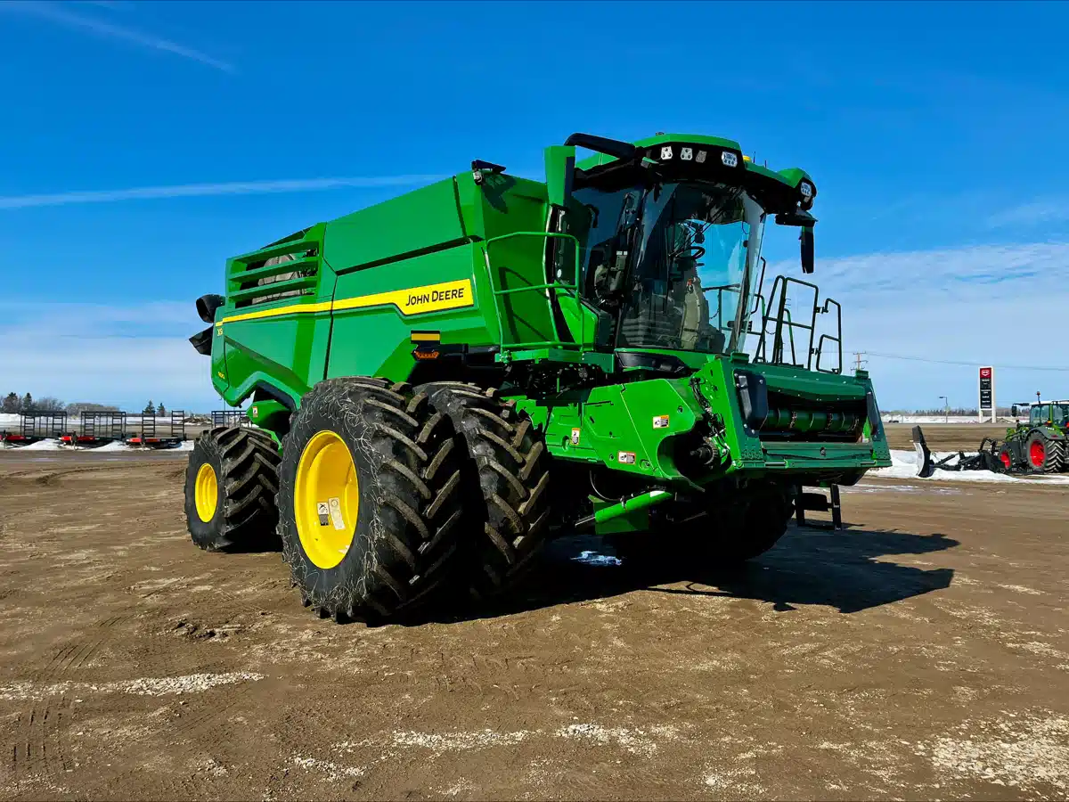 Gallery image 2 for 2025 John Deere X9 1100 Combine