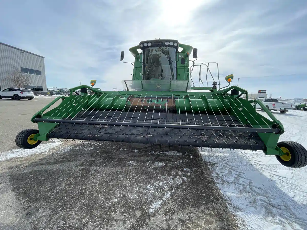 Gallery image 2 for 2011 John Deere 9770 STS Combine
