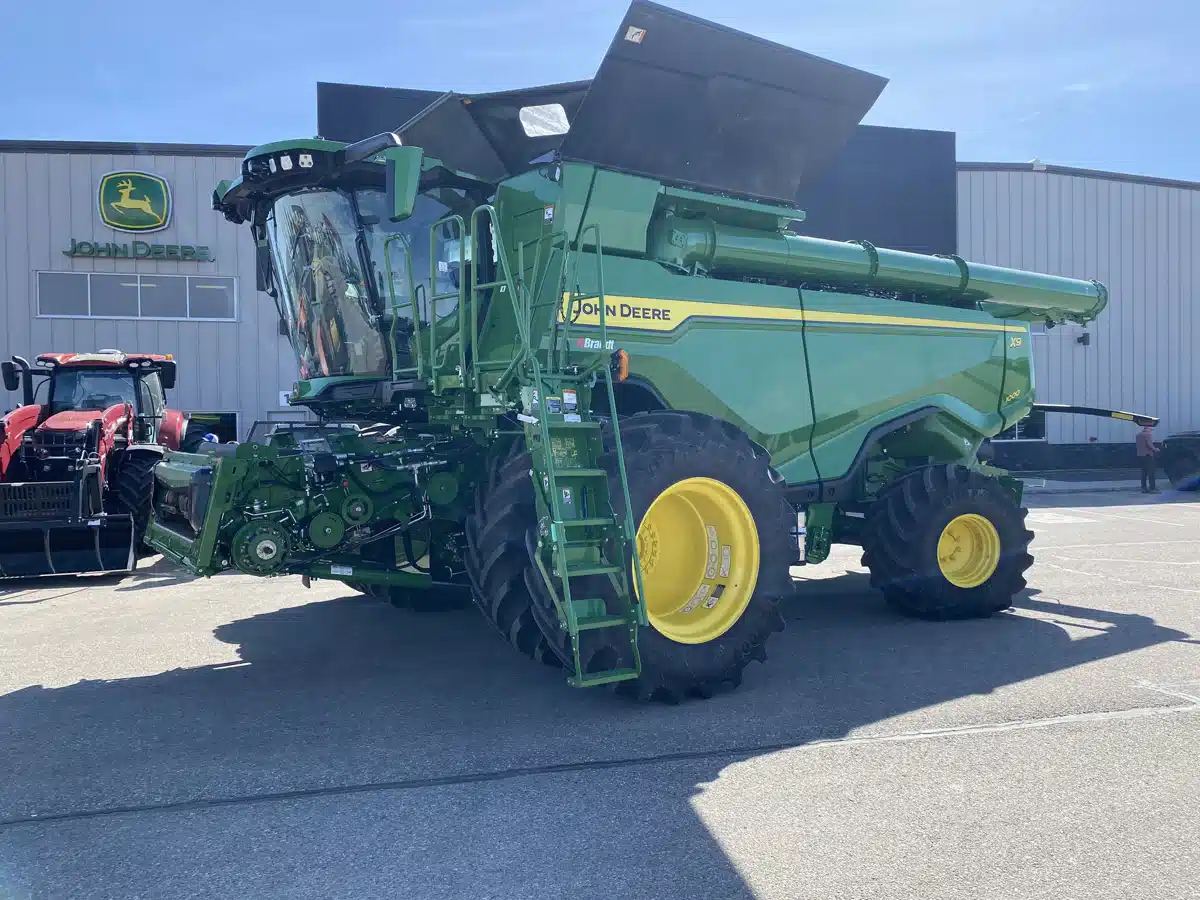 Photo de la Galerie 2 pour 2023 John Deere X9 1000 Batteuse