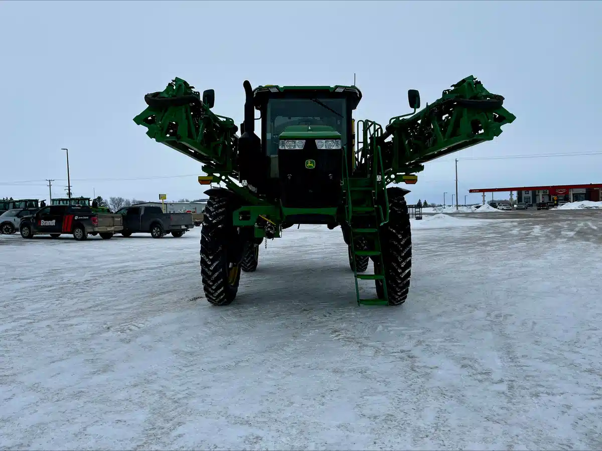 Photo de la Galerie 2 pour 2025 John Deere 616R Arroseur - Automoteur