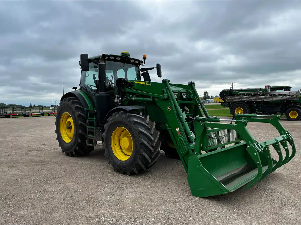 Photo de la Galerie 2 pour 2025 John Deere 6R 250 Tracteur
