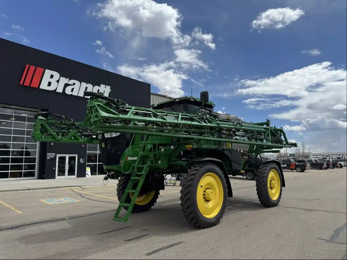 Photo de la Galerie 1 pour 2025 John Deere 412R Arroseur - Automoteur