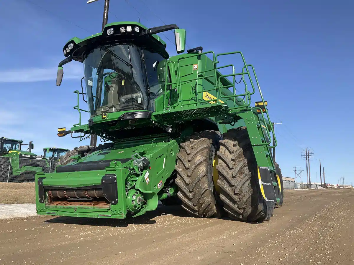 Gallery image 1 for 2025 John Deere X9 1100 Combine