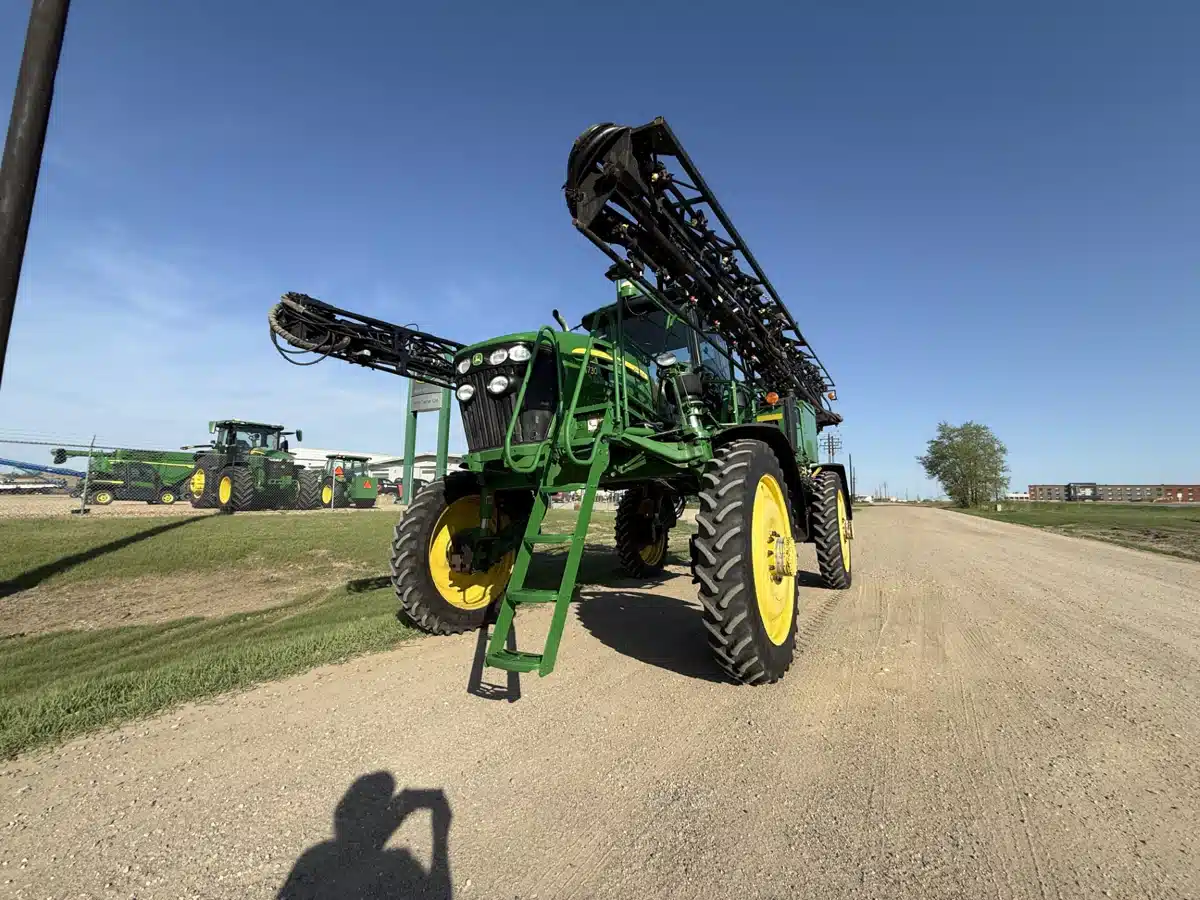 Photo de la Galerie 1 pour 2013 John Deere 4730 Arroseur - Automoteur