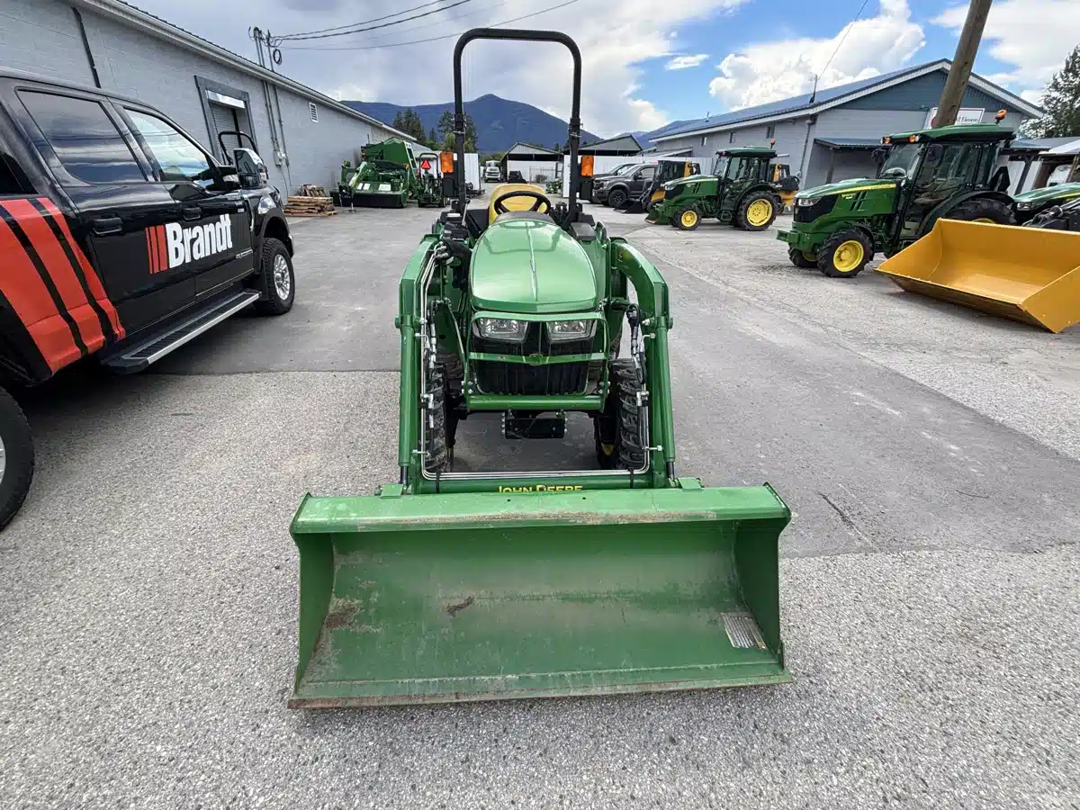 Gallery image 2 for 2021 John Deere 3032E Tractor
