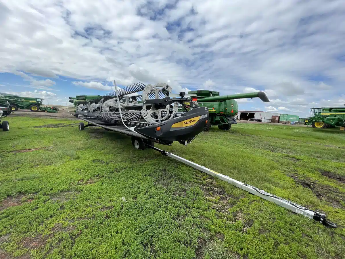 Photo de la Galerie 1 pour 2025 MacDon FD240