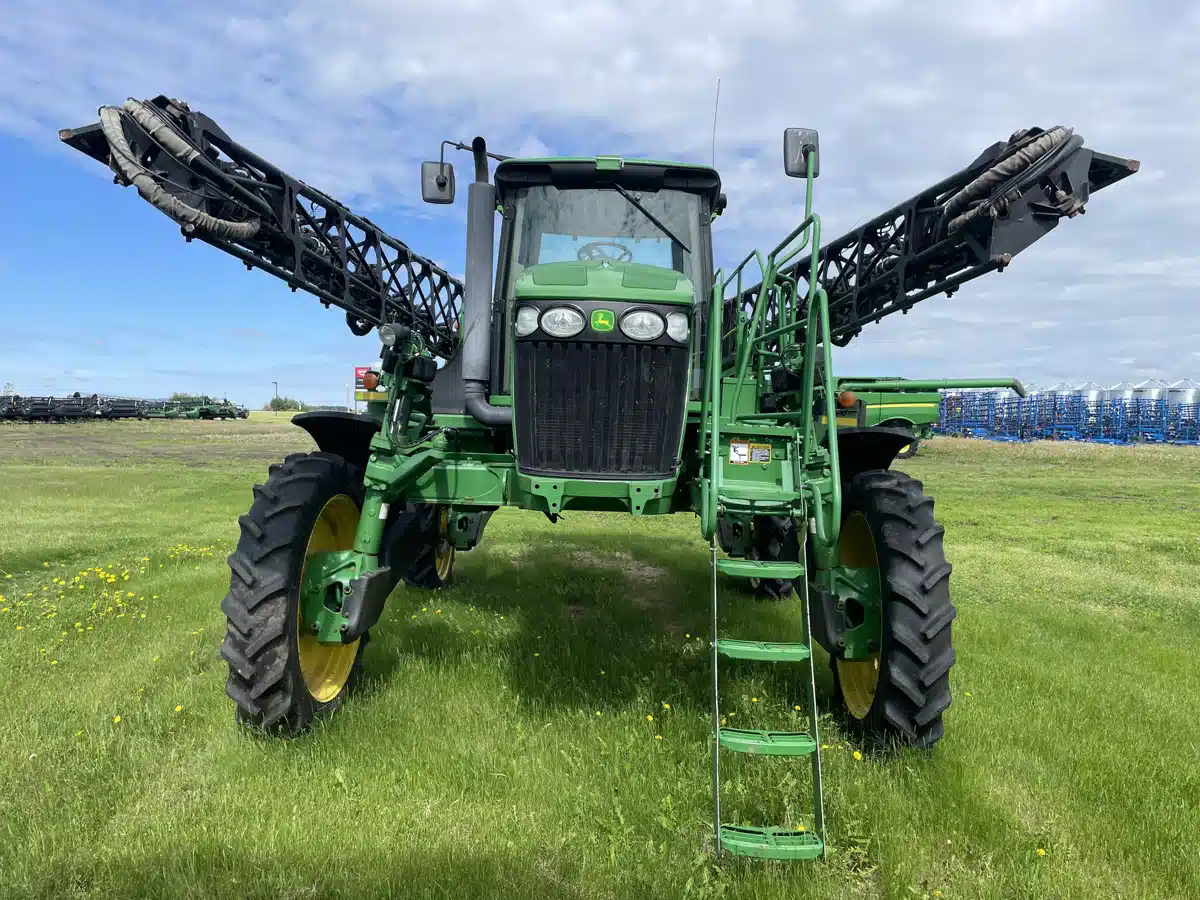 Gallery image 2 for 2010 John Deere 4730 Sprayer - Self Propelled