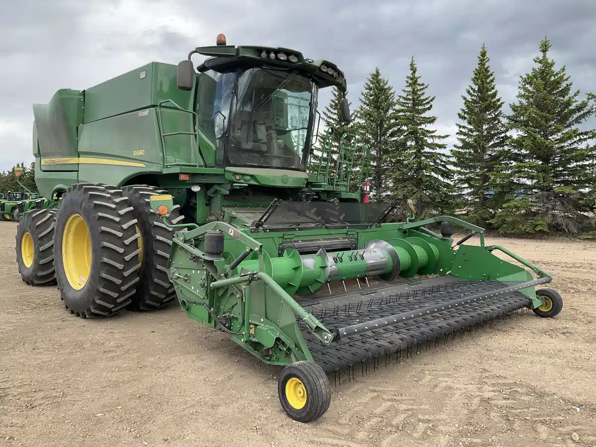 Photo de la Galerie 2 pour 2017 John Deere S680 Batteuse