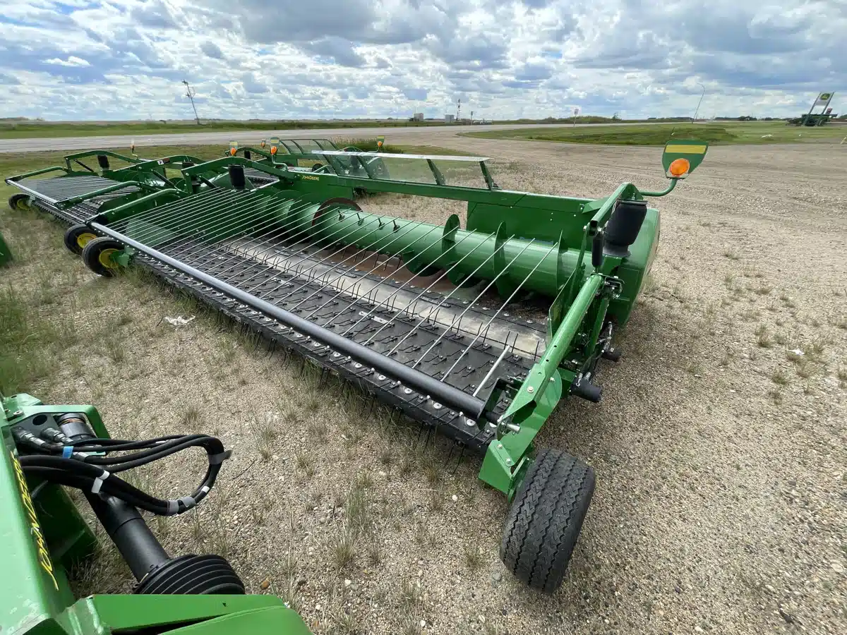 Gallery image 1 for 2020 John Deere 615P Header - Pickup