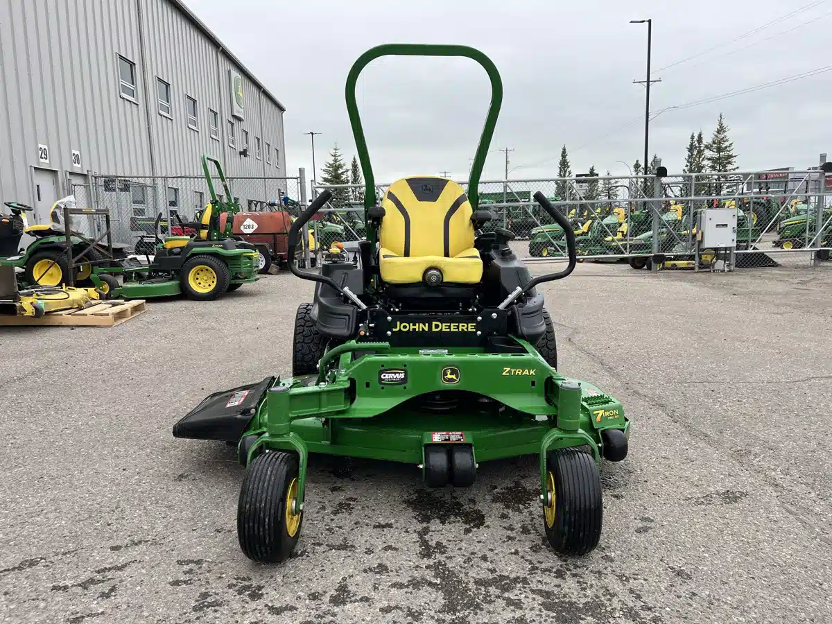 Photo de la Galerie 2 pour 2018 John Deere Z955M Tondeuse à rayon de braquage zéro
