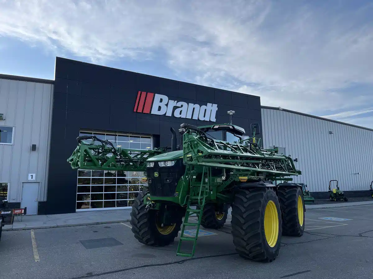 Photo de la Galerie 1 pour 2026 John Deere 616R Arroseur - Automoteur
