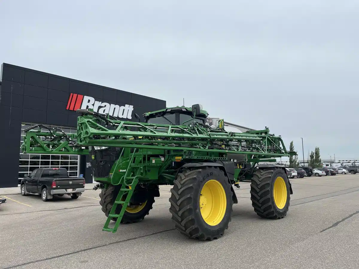 Photo de la Galerie 1 pour 2026 John Deere 616R Arroseur - Automoteur