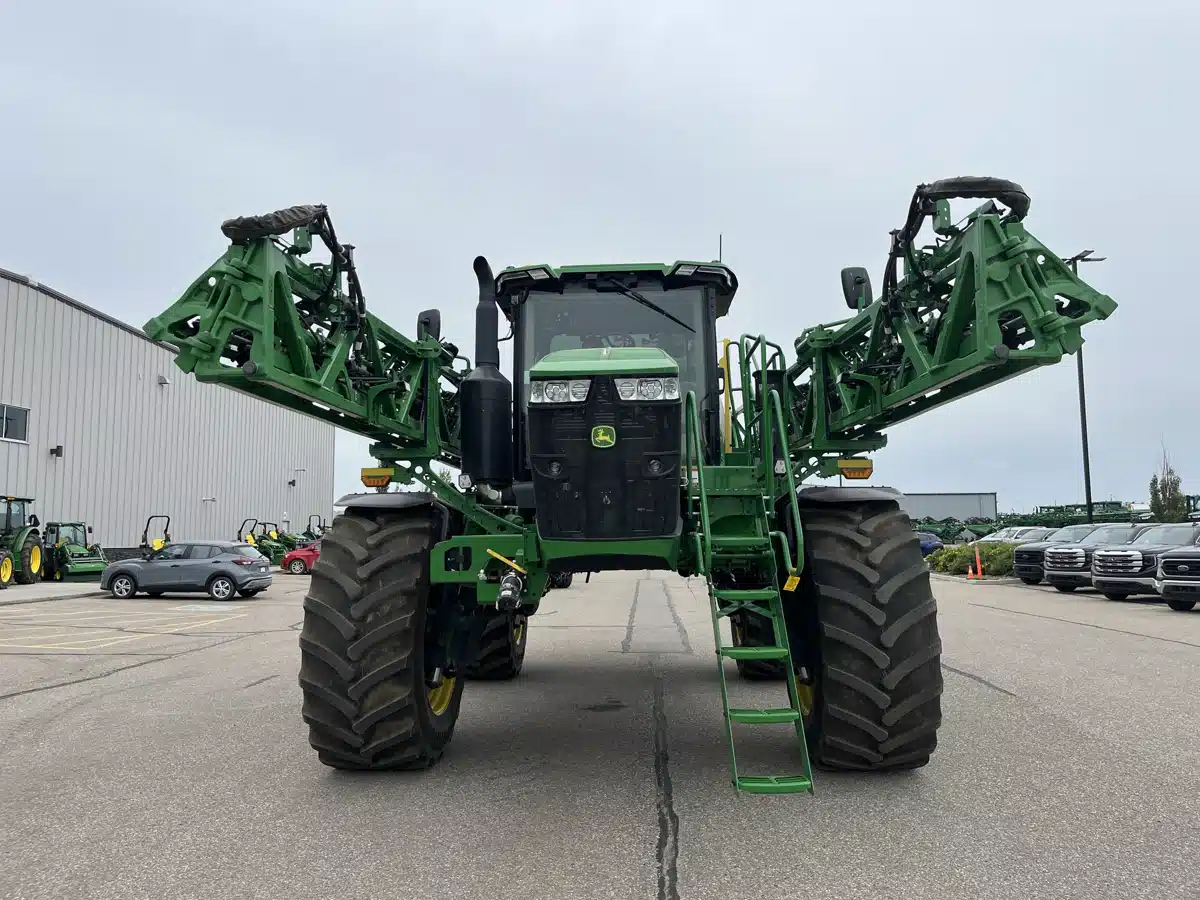 Photo de la Galerie 2 pour 2026 John Deere 616R Arroseur - Automoteur
