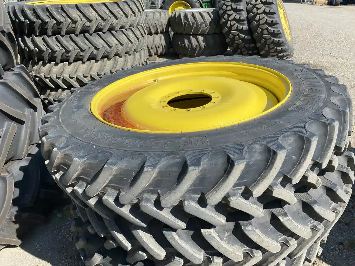 Gallery image 2 for 2021 Alliance VF 320/105R46 Tires